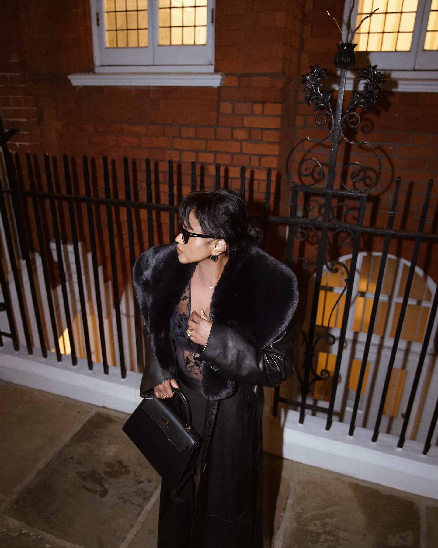 Day and night in this coat 🖤

#grwm #winteroutfit #londonstreetstyle #minimalstyledaily  #winterfashion #winteroutfits #london #grwmoutfit #ukfashion #ukwomen #londonlifestyle #allblack #magdabutrym