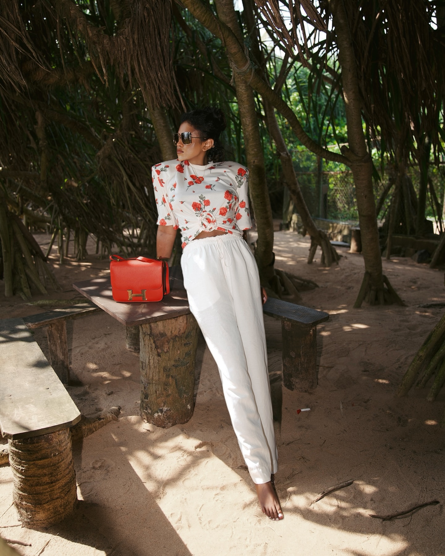 Brought my @magdabutrym X @hm roses to Sri Lanka 🥀

#magdabutrymxhm #hm #magdabutrym #summeroutfit #srilanka #summerfit #islandgirl