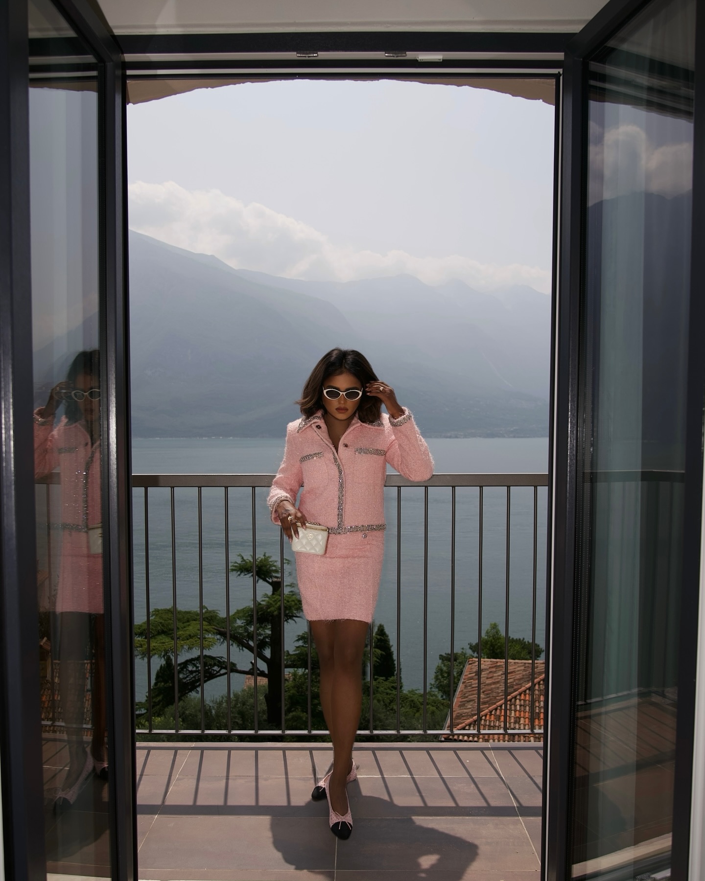The pink tweed suit that matches the Italian lakes and perfect for Summer weddings by @hortons_england 🩷 *Ad #hortonsengland

#pinktweed #pinktweedset #weddingguestoutfit